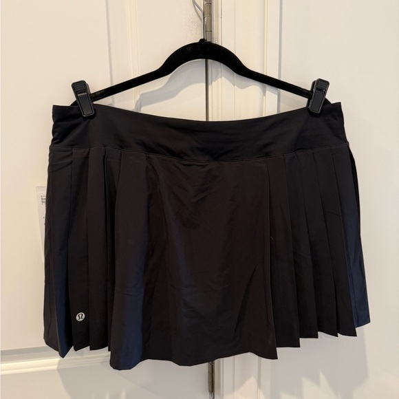 Lululemon Side-Pleat High-Rise Tennis Skirt Size 14 Black NWT - Picture 2 of 3